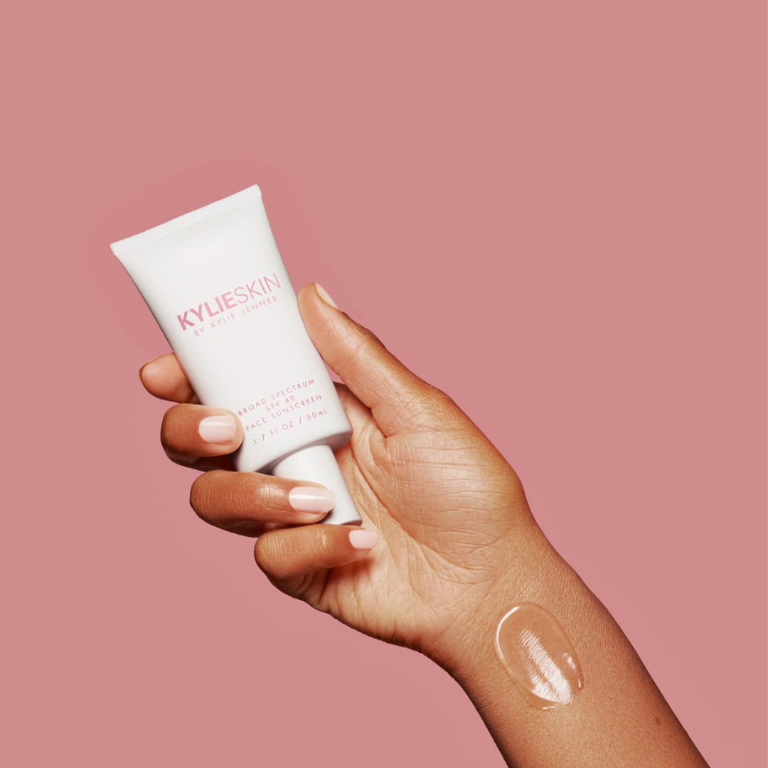 Protetor Solar Facial Kylie Skin Broad Spectrum SPF 40 Face Sunscreen 50ml