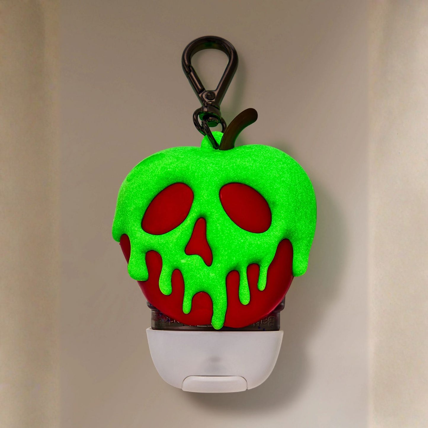 Capa para Higienizador Bath And Body Works PocketBac Holder | Evil Queen Poison Apple Glow-in-the-Dark